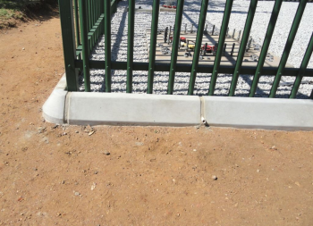 Fig 7.1 Kerb beveled edges 985mm long - Image 3